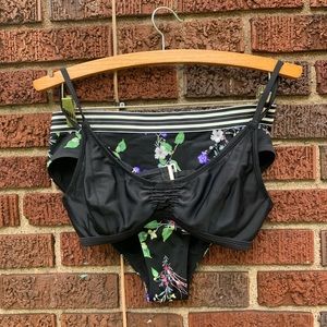 Athleta underwire bikini with high waistedbottoms